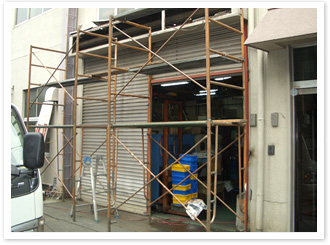 �u���[�h�V���b�^�[�����H�� �{�H�O