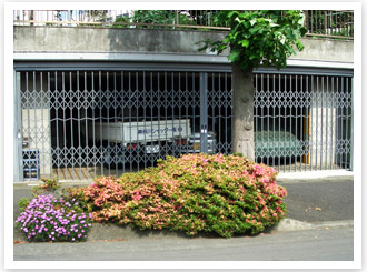 �t�H�[���f�B���O�Q�[�g�y�X�`�[���A�����[���X�e�����X�z